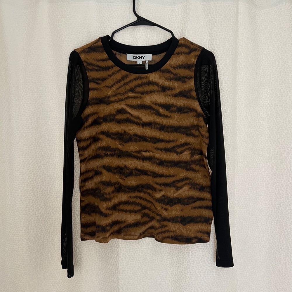 New DKNY Sheer Sleeve Tiger Print Top.Size M